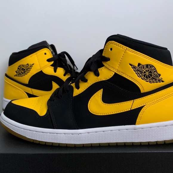 RARE AIR JORDAN 1 MID, LOVE BLACK VARSITY - Picture 3 of 10